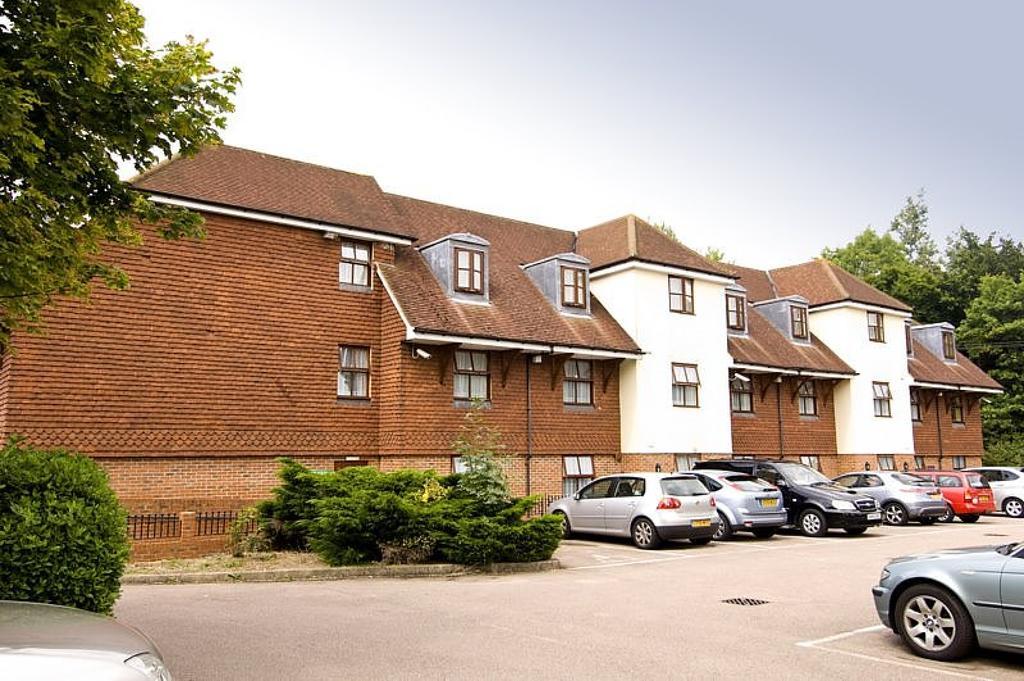 Premier Inn London Gatwick Airport South - London Road Crawley  Bagian luar foto