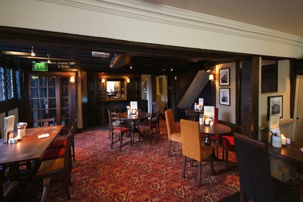 Premier Inn London Gatwick Airport South - London Road Crawley  Bagian luar foto