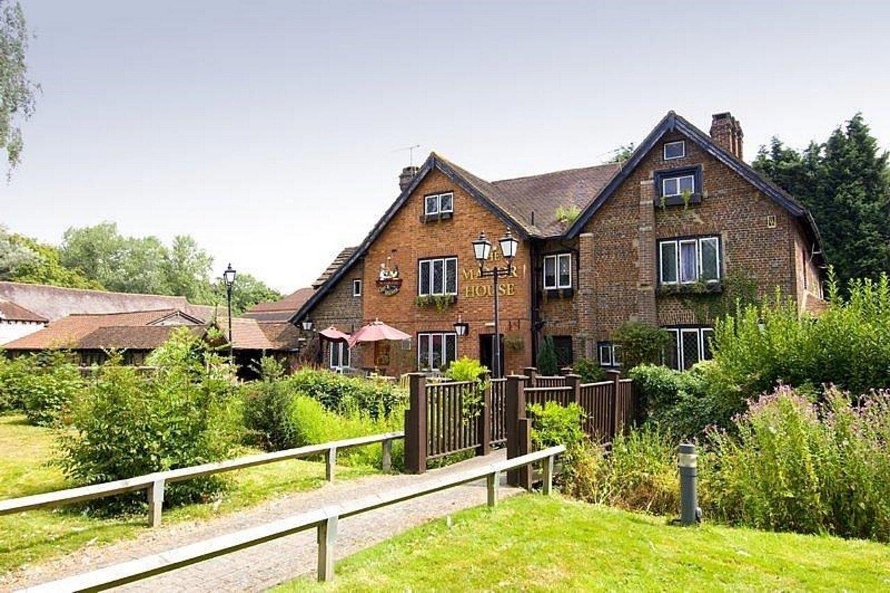 Premier Inn London Gatwick Airport South - London Road Crawley  Bagian luar foto
